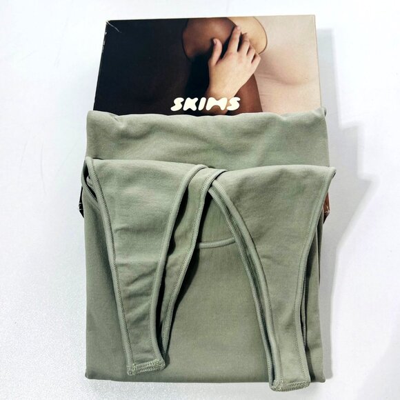 SKIMS‎ Essential Scoop Neck Bodysuit Agave Green 4X/5X - Picture 2 of 13